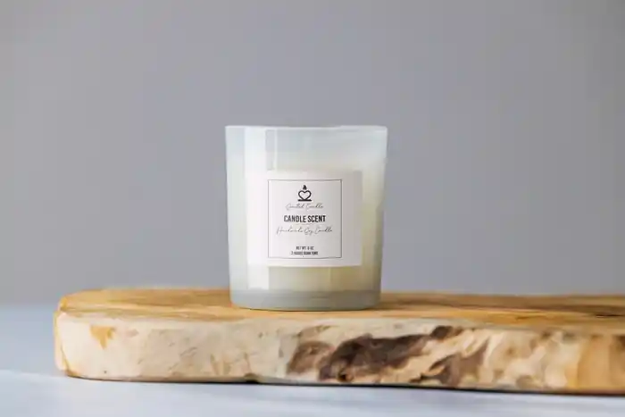 I can do luxury and minimal and custom candle label design