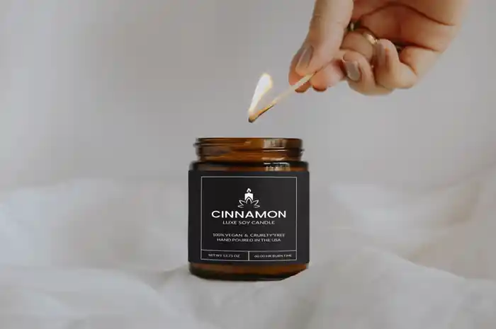 I can do luxury and minimal and custom candle label design
